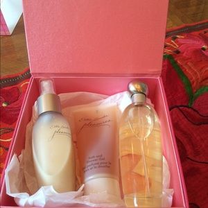 Estee Lauder Pleasures  "Full Benefits" gift set
