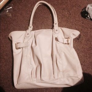 ALDO OFF WHITE VERY CUTE SUMMER HANDBAG!