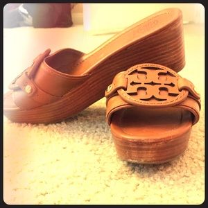 Tory Burch Madalena wedge slide 7.5 cognac brown
