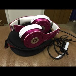 Authentic Beats by Dre: Pink