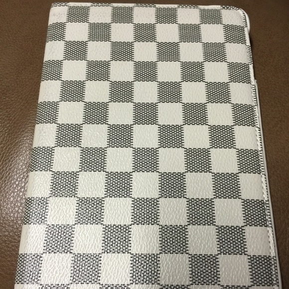iPad mini case: Louis Vuitton like pattern