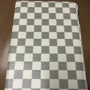 iPad mini case: Louis Vuitton like pattern