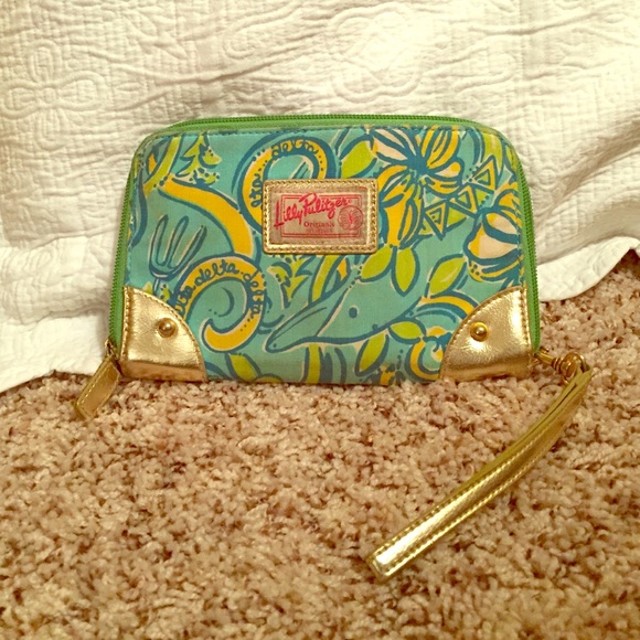 Lilly Pulitzer Tri Delta wallet clutch