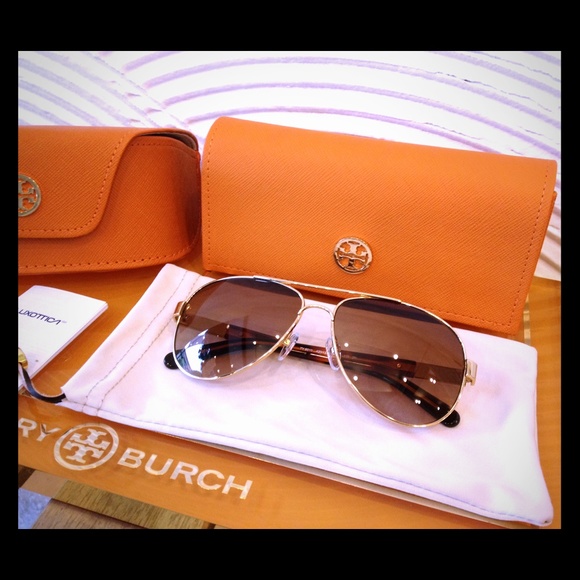 Tory Burch Accessories - 100% Authentic Tory Burch Aviator (Colorblock 6010