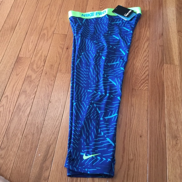 Nike Pants - Women Nike pro capris