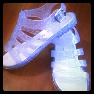 Sandals reduce price