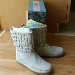 Brand new Toms Nepal Suede Boot