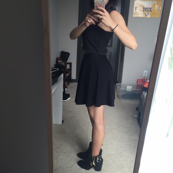 Black circle skirt - Picture 3 of 3