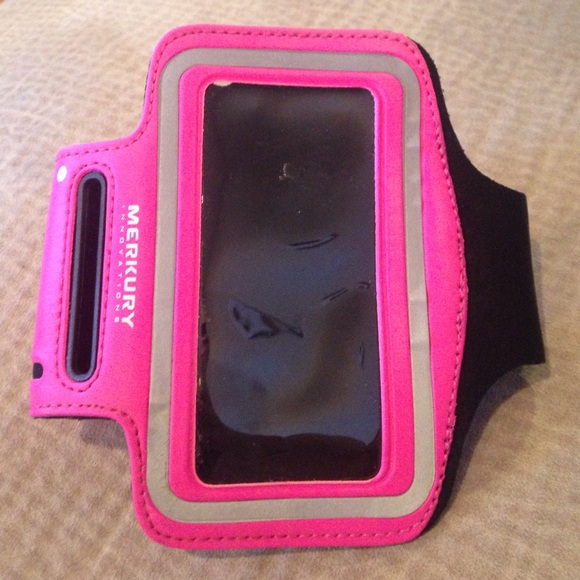 Cellphone/MP3 player workout armband.