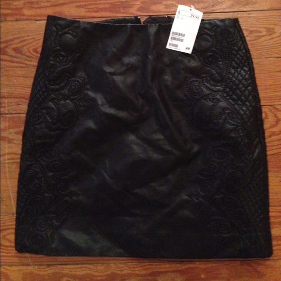Leather embroidered skirt !