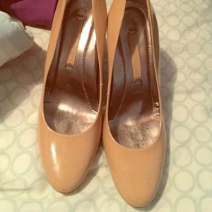Nine West Tan Wedges