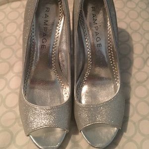 Opened Toe Glittery Heels