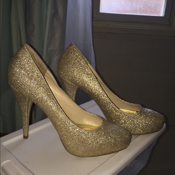 Steve Madden Unityy Pump - Picture 3 of 4
