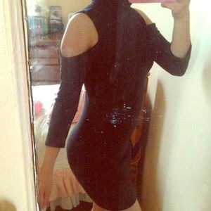 Black shoulder cut out turtleneck Dress