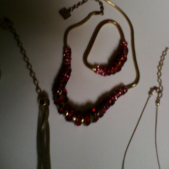 Jewlery - Picture 2 of 4