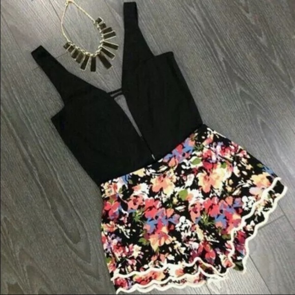 Romper playsuit 🅿️🅿️