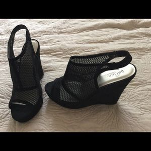 Black wedge shoes