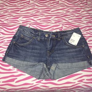 Brand New H&M Denim Shorts Size 4.