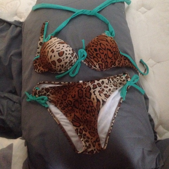 2 piece swimming suit
