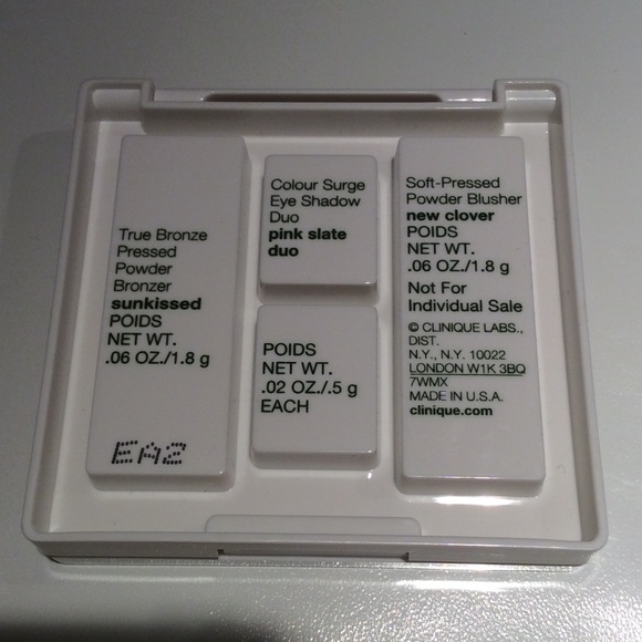 Clinique - blush/bronzer/shadows - Picture 3 of 4