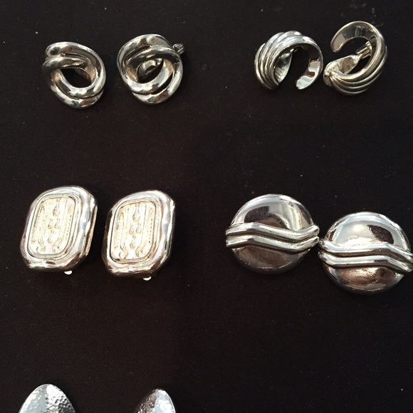 VTG 8 pairs of clip on earrings