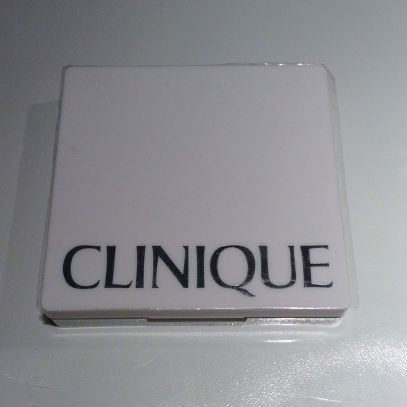 Clinique - shimmer/blush/bronzer/eye shadow duo - Picture 2 of 4