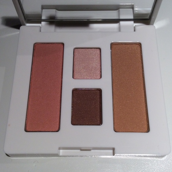 Clinique - shimmer/blush/bronzer/eye shadow duo - Picture 4 of 4