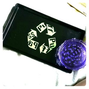 NWT puff puff pass rolling tray & grinder