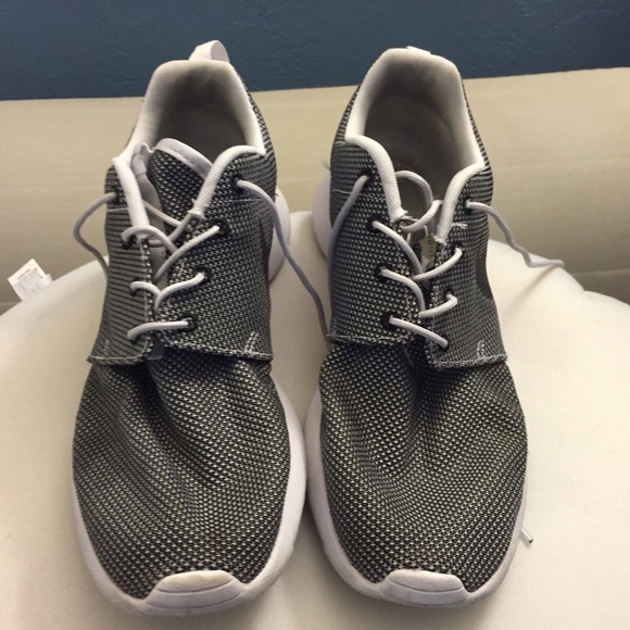 Nike Roshe. (Mens)