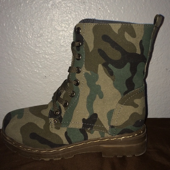 Boots - Camouflage combat boots