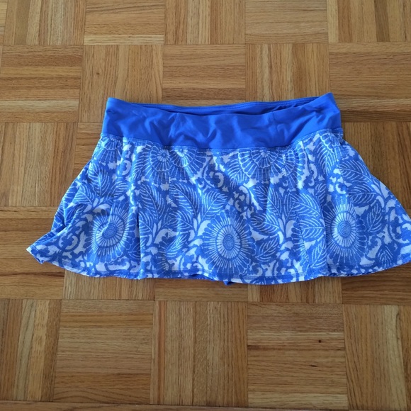 lululemon athletica Dresses & Skirts - Lululemon Pace Rival Skirt Size 10