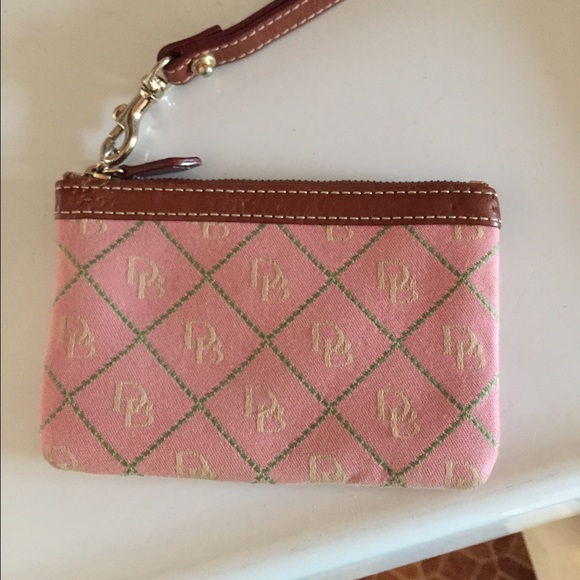 EUC Dooney & Bourke Wristlet