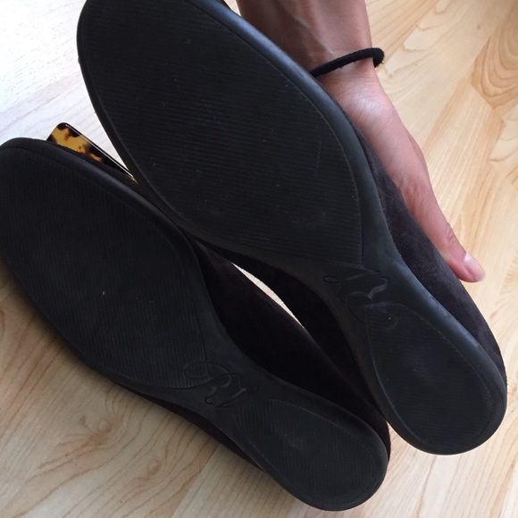 Roger Vivier Brown Suede Tortoise Buckle Flats - Picture 4 of 4
