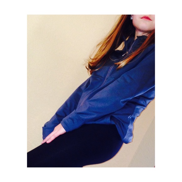 Dark Gray Under Armour Jacket💛