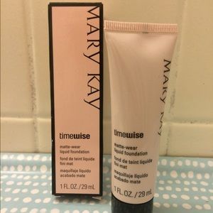 Mary Kay TimeWise Matte-Wear Liquid Foundation