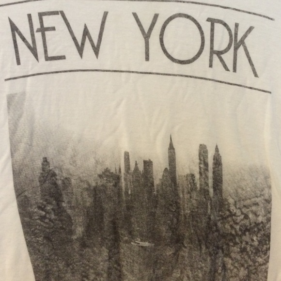 New York crop top - Picture 2 of 4