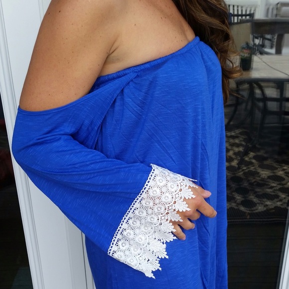 ✨LAST ONE✨Blue off the shoulder dress - Picture 3 of 4