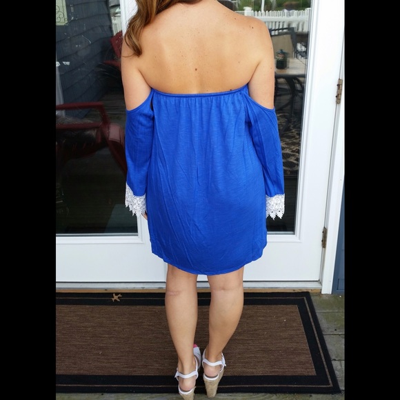 ✨LAST ONE✨Blue off the shoulder dress - Picture 4 of 4