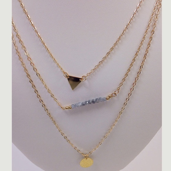 NWOT Gold triangle arrow layer necklace - Picture 3 of 3