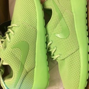 Nike Roshe Run women's 6.5