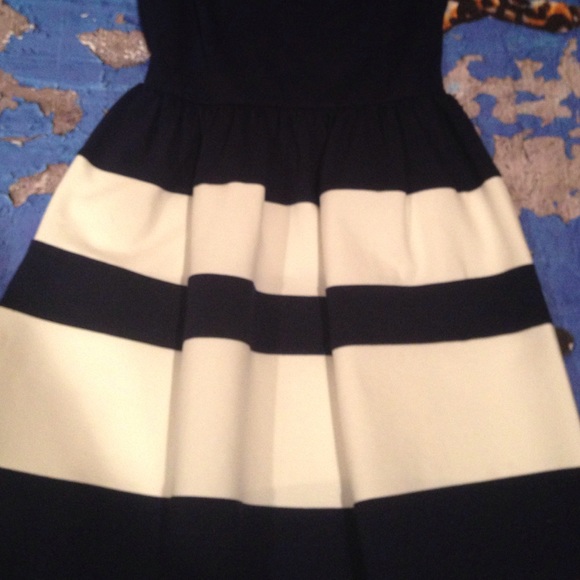 Navy Blue Solid Ponte Dress - Picture 4 of 4