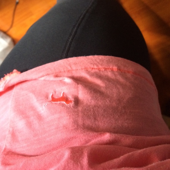 🚫🚫sold🚫🚫VICTORIAS secret coral Vneck - Picture 2 of 3