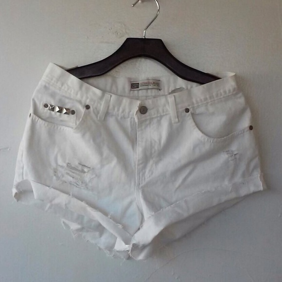 White high waisted shorts
