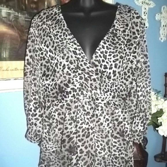 Essentials by abs size 12 leopard cheetah blouse
