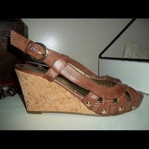 Guess wedge lacy 6 1/2 Brown open toe strappy