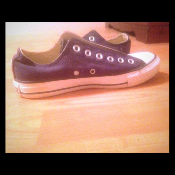 Chuck Taylor converse tennis shoes
