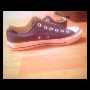 Chuck Taylor converse tennis shoes