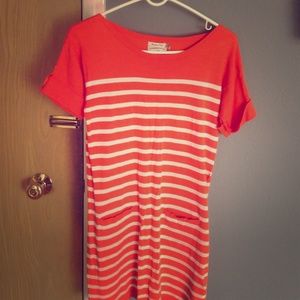 Super cute orange dress.