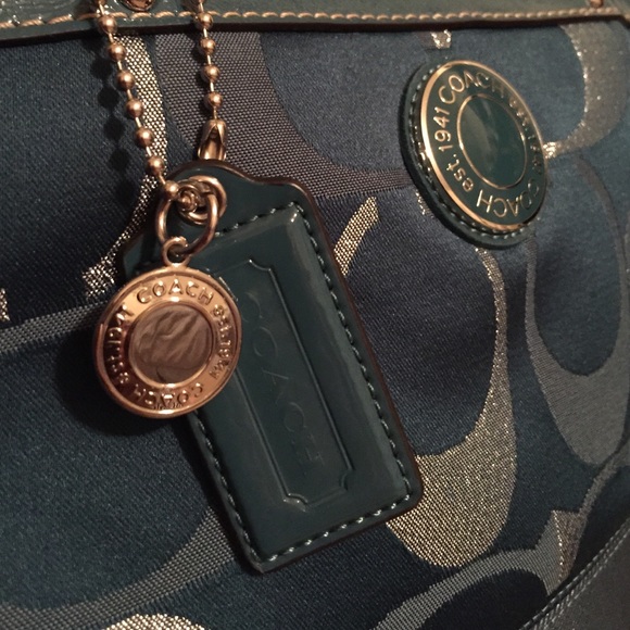 *SOLD* Coach Handbag, Mint Condition! - Picture 2 of 4