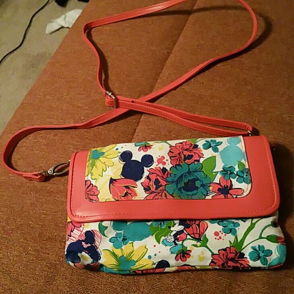 Disney world snap crossover bag like new